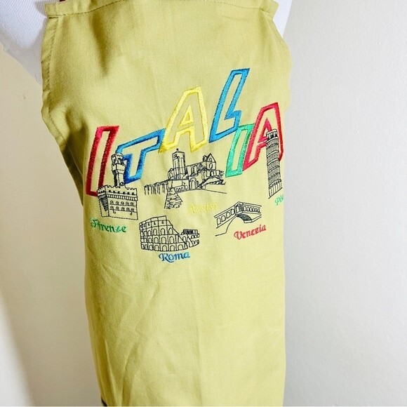 Italy Italia Embroidered Long Apron with Pocket - Picture 2 of 11